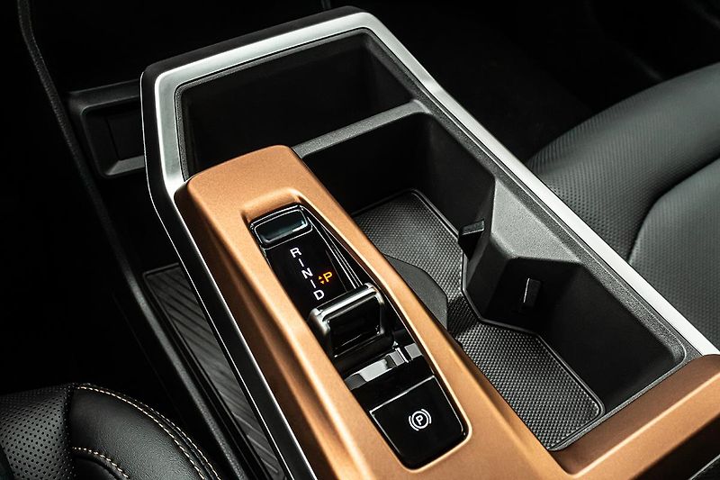 SsangYong Torres (2025) 1,5 GDI 4WD AT PREMIUM 5el.dve - fotka 12 z 22