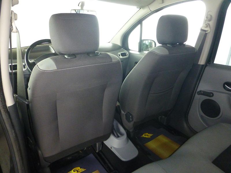 Renault Modus (2010) 1,2I*KLIMATIZACE**PARK.SENZORY - fotka 15 z 25