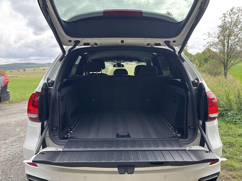 BMW X5 M PAKET X-DRIVE 40D - 230 kW - fotka 27 z 30