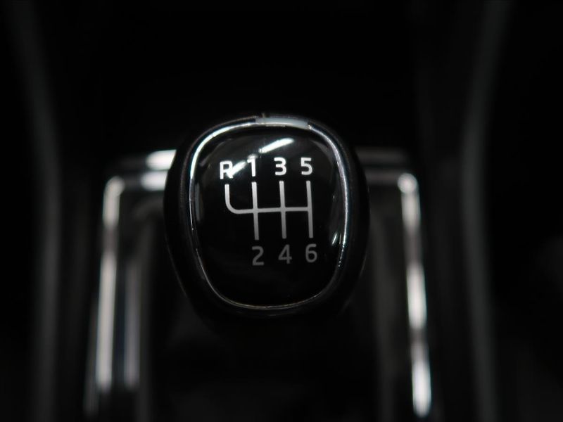 Škoda Karoq 1,5 TSI STYLE 1. majitel TOP - fotka 28 z 40