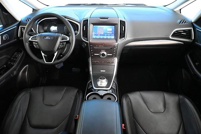 Ford S-MAX (2020) 2.0 4x4 140 KW LED ACC SONY Ta - fotka 12 z 45