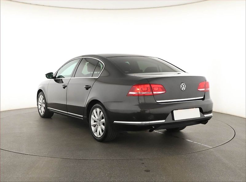 Volkswagen Passat (2011) 2.0 TDI, 4X4, Automat - fotka 4 z 15