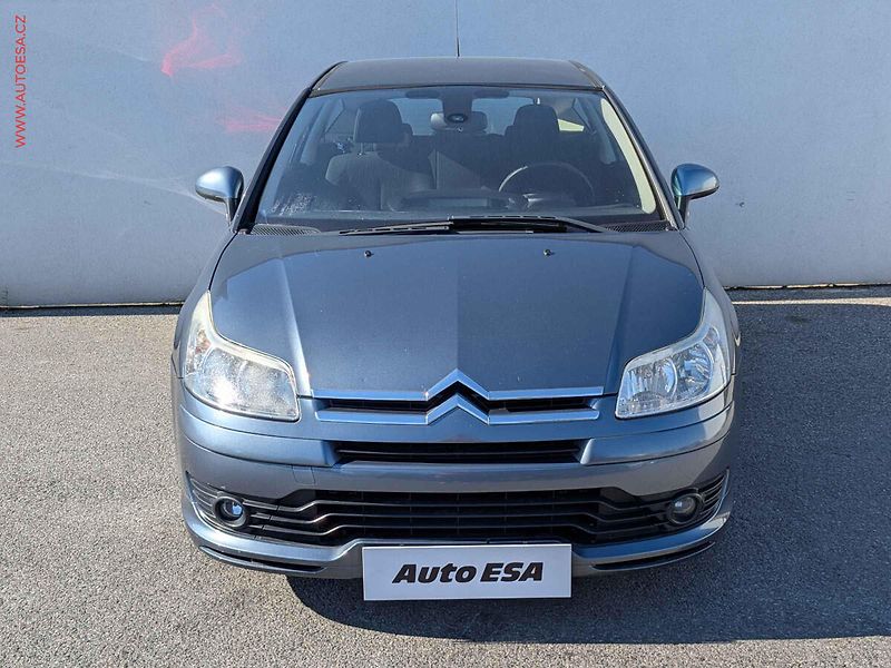 Citroën C4 (2008) 1.4 16V, ČR, AC, park.asist - fotka 2 z 15
