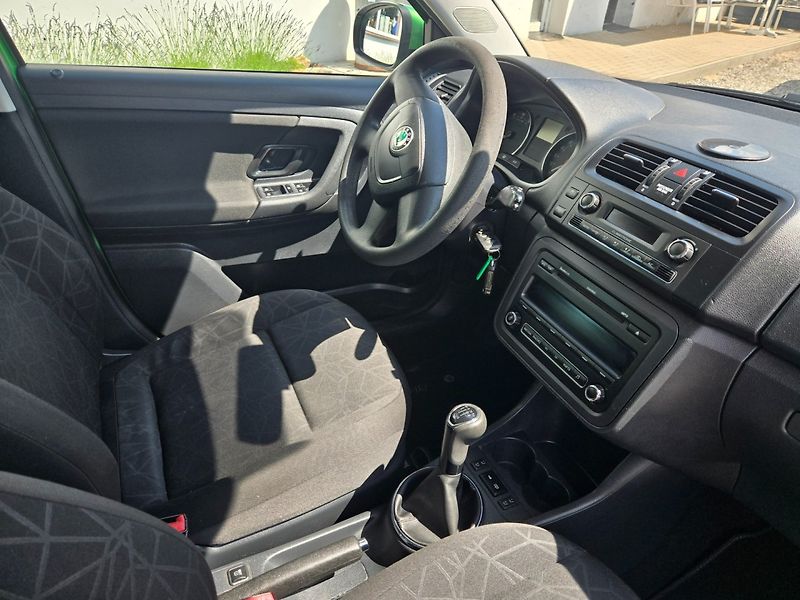 Škoda Fabia (2012) 1.2 TSI Serviska - fotka 20 z 34