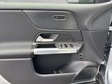 Mercedes-Benz EQB 300 4M Progressive 7 míst 360 - náhled 17