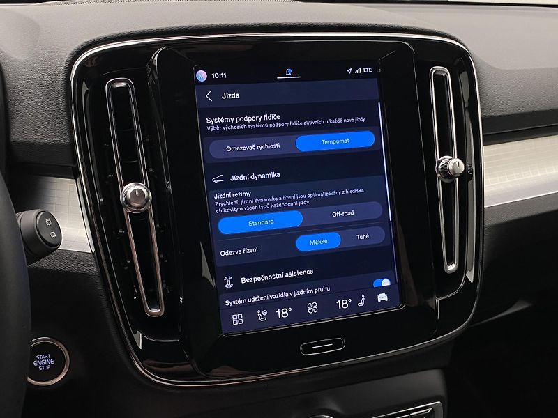 Volvo XC40 B4 BRIGHT PLUS AUT CZ - fotka 42 z 56