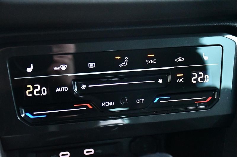 Volkswagen Tiguan 2.0TDi DSG NAVI TAŽNÉ ČR 1.M - fotka 25 z 41