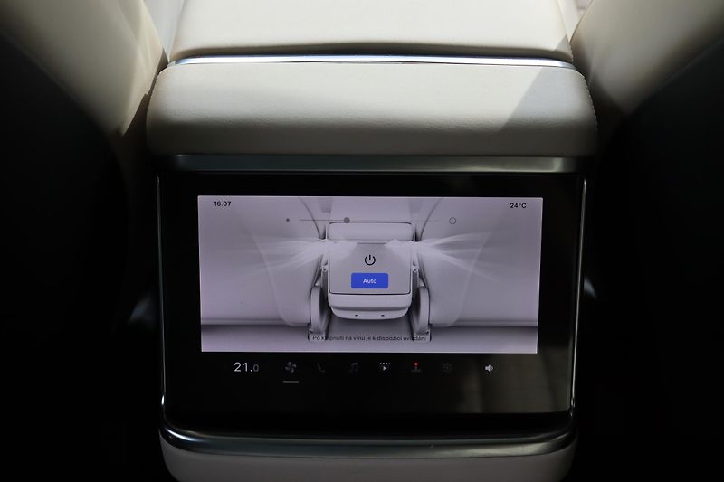 Tesla Model S LONG RANGE AWD 493kW - fotka 36 z 50