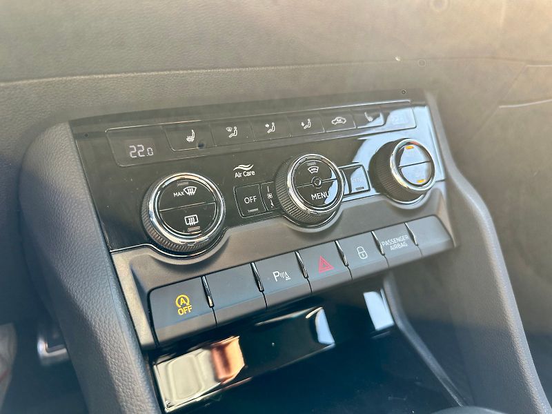 Škoda Karoq (2022) 1.5 TSI 110kW Style Exclusive - fotka 20 z 27