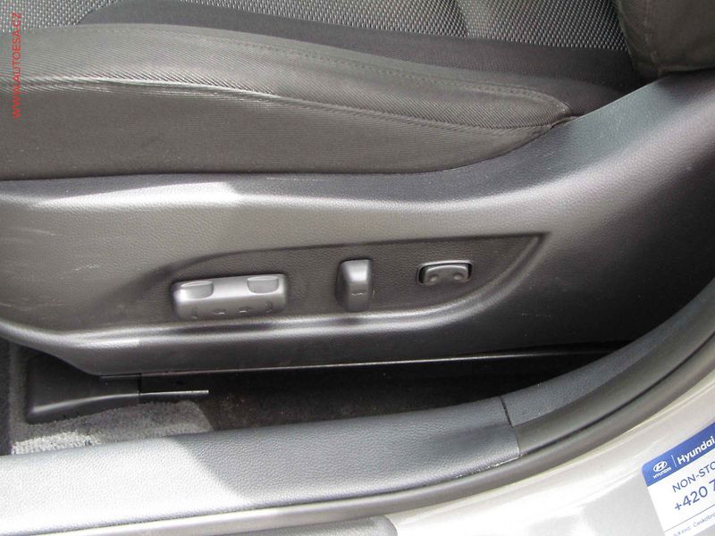 Hyundai i40 (2019) 1.6CRDi, ČR, AC, navi, kamera - fotka 12 z 22