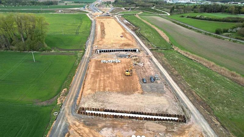 Snímky z výstavby dálnice D35 Džbánov - Litomyšl, duben 2025