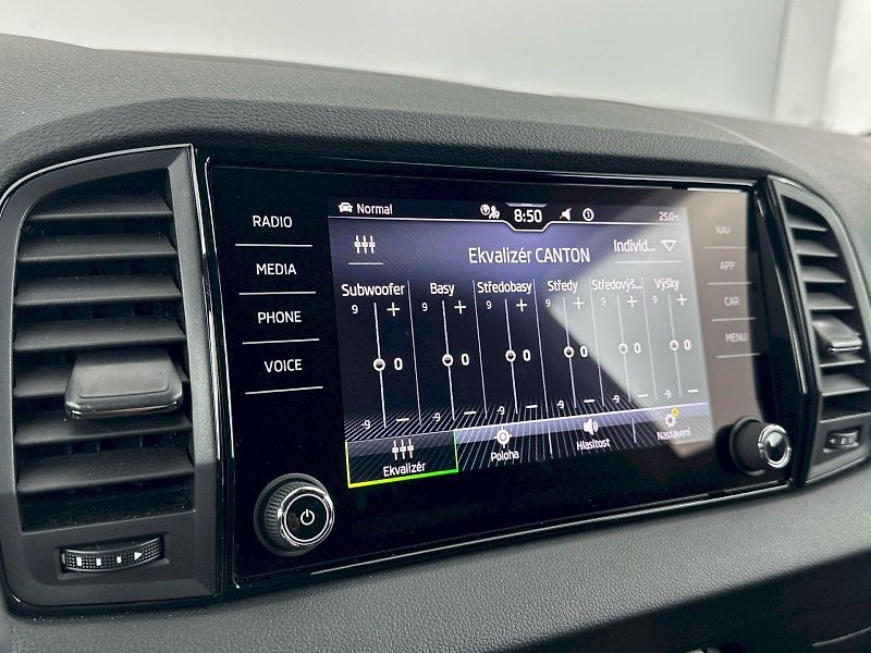 Škoda Karoq (2025) DSG 2.0TDI 110kW 4x4 SportLine - fotka 18 z 36