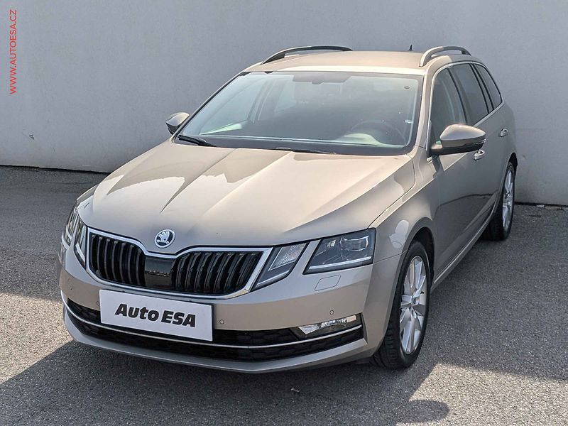 Škoda Octavia (2019) 2.0TSi, ČR, Style Extra, DSG - fotka 3 z 16