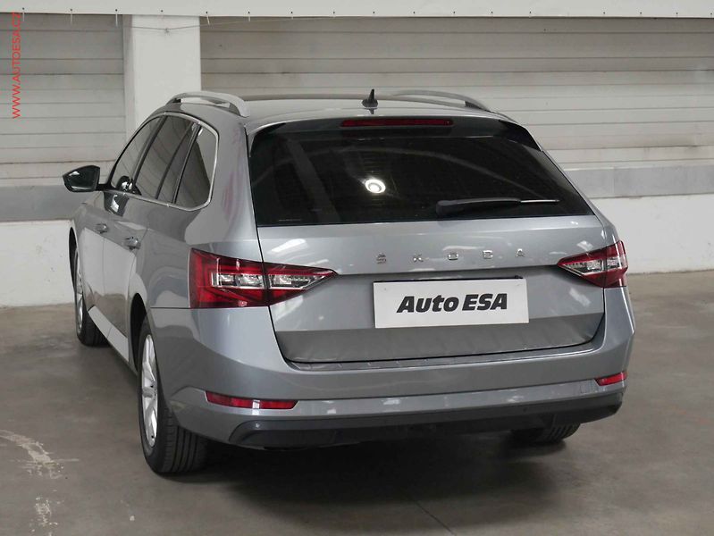 Škoda Superb (2017) 2.0 TDi, ČR, Style, DSG - fotka 4 z 23