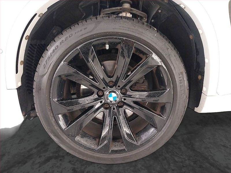 BMW X6 (2016) xDrive30d - fotka 15 z 23