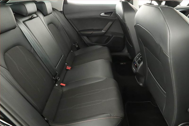 Cupra Formentor (2024) 1.5 TSI - fotka 7 z 15