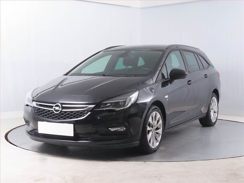 Opel Astra (2019) 1.6 CDTI, Navi, Tempomat - fotka 2 z 18