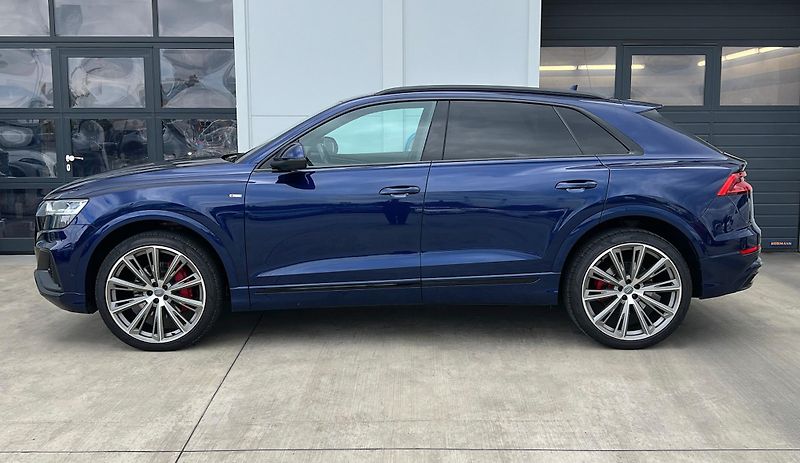 Audi Q8 55 TFSi QUATTRO S-LINE, TAŽNÉ - fotka 3 z 29