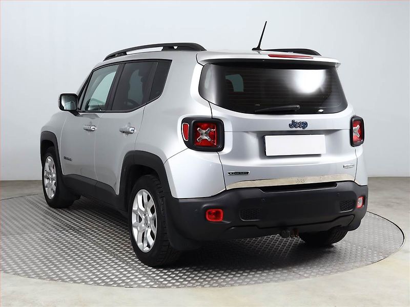 Jeep Renegade (2014) 1.6 MultiJet, Tempomat - fotka 4 z 16