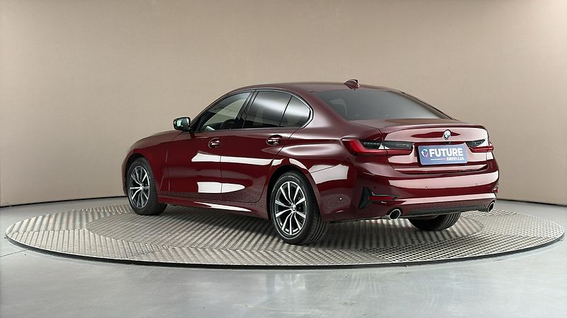 BMW Řada 3 330d AUT Sport Line - fotka 2 z 25
