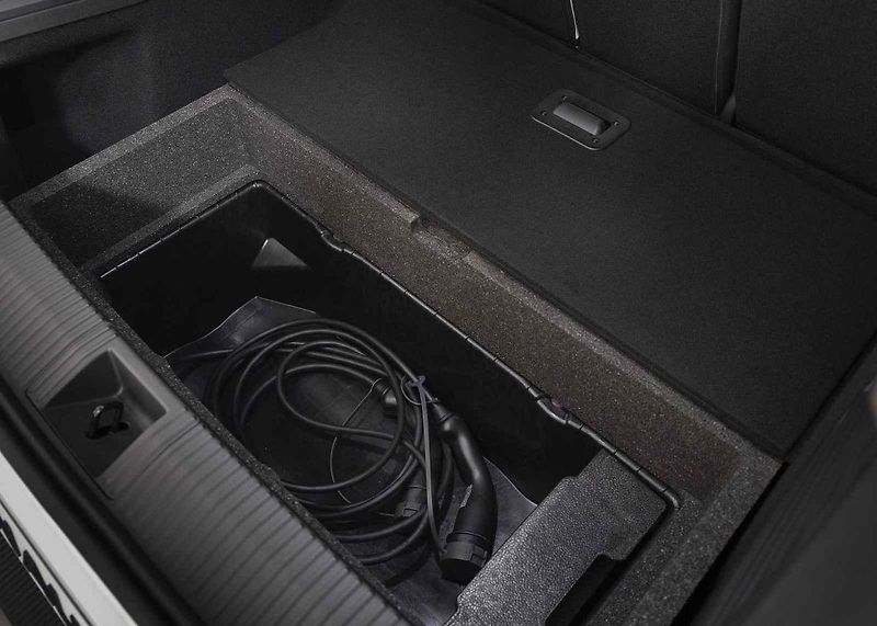 Novým Evropským autem roku je elektrický Renault Scénic