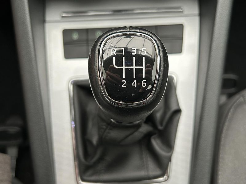 Škoda Octavia 1.2 TSI Elegance plus - fotka 20 z 28