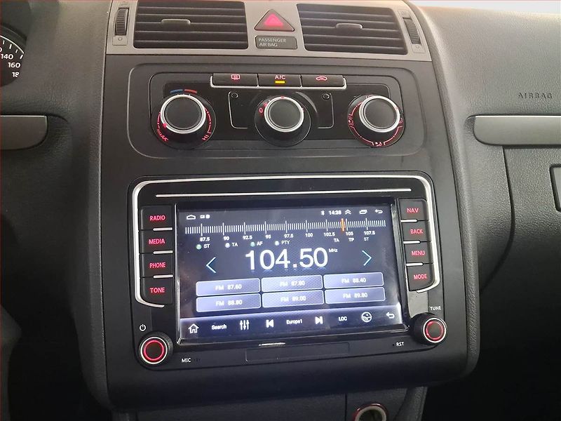 Volkswagen Touran (2015) 1.6 TDI, Automat, Tempomat - fotka 12 z 16