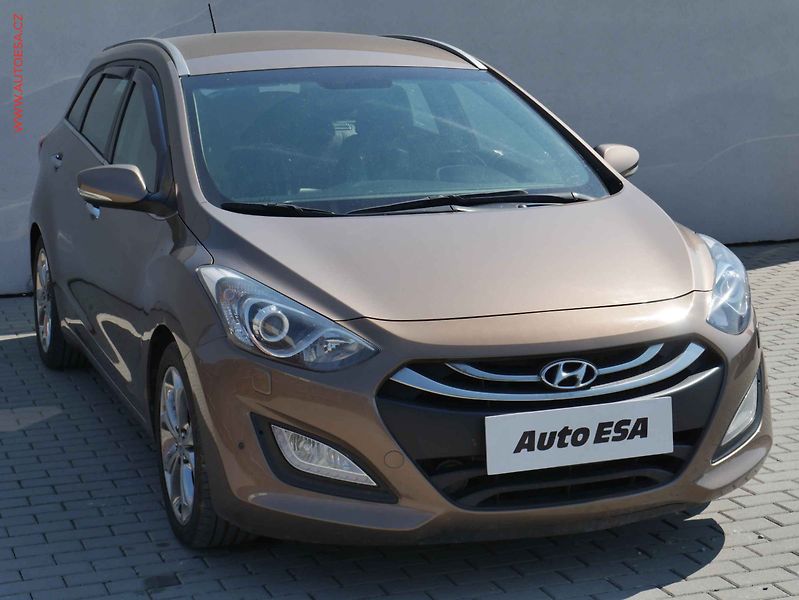 Hyundai i30 (2013) 1.6CRDi, ČR, Bixen, kůže - fotografie inzerátu