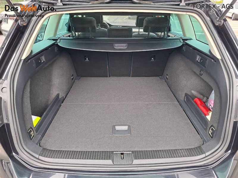 Volkswagen Passat (2015) Variant Highline, 2.0 TDI,110k - fotka 23 z 28