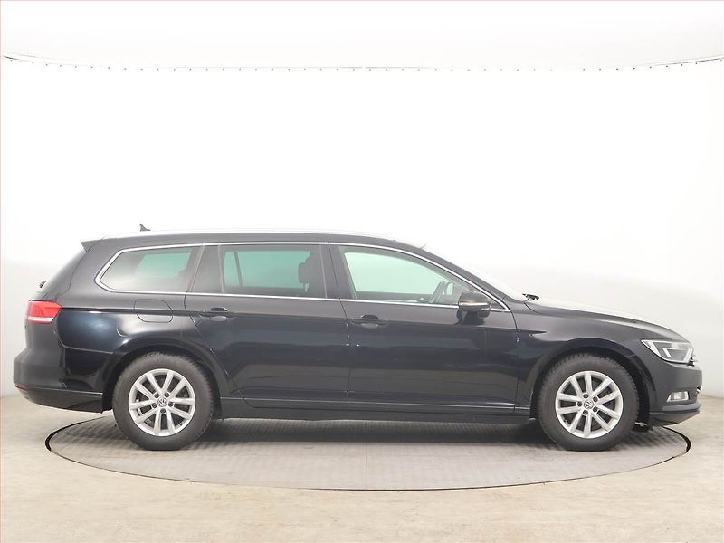 Volkswagen Passat (2015) Comfortline 1.6 TDI, Navi - fotka 6 z 14