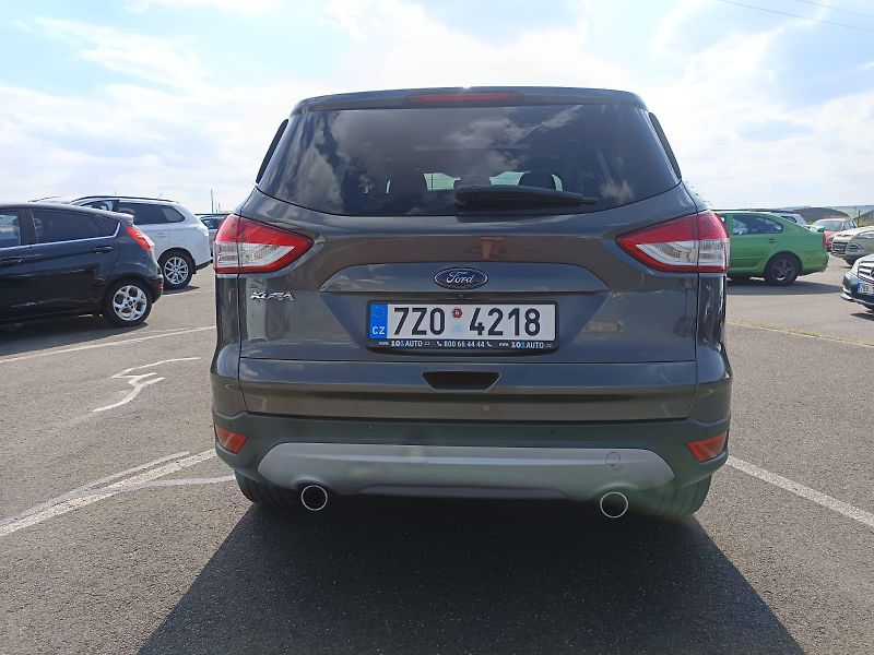 Ford Kuga (2015) - fotka 18 z 37