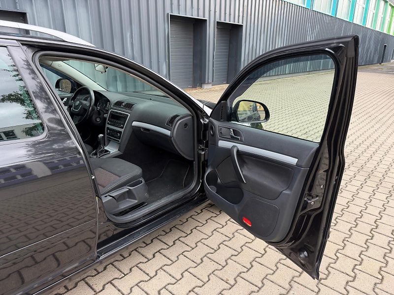 Škoda Octavia 1,6 TDi 77 kW / servis  - fotka 17 z 34