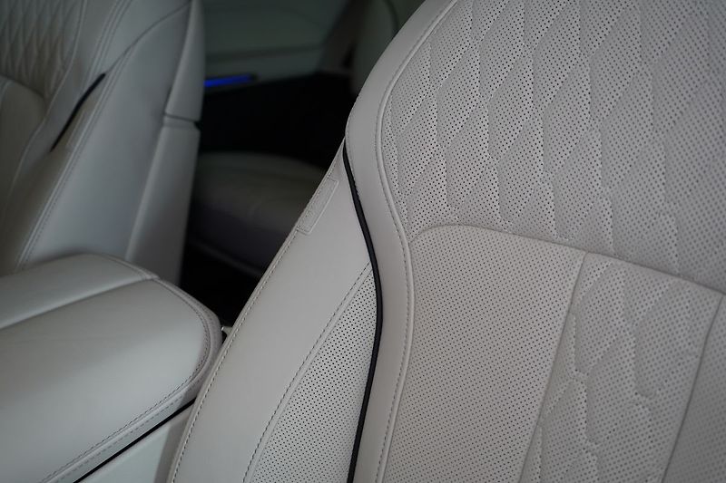 BMW X7 M60i xDrive, Masáž, Skylounge - fotka 24 z 50