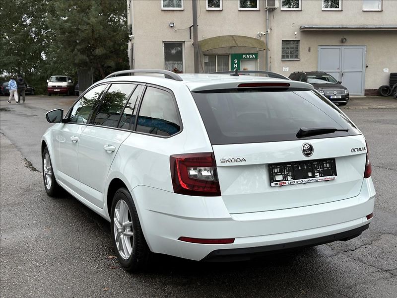 Škoda Octavia 1,6 TDi 85kW DSG,Led,Navi,PDC - fotka 34 z 34