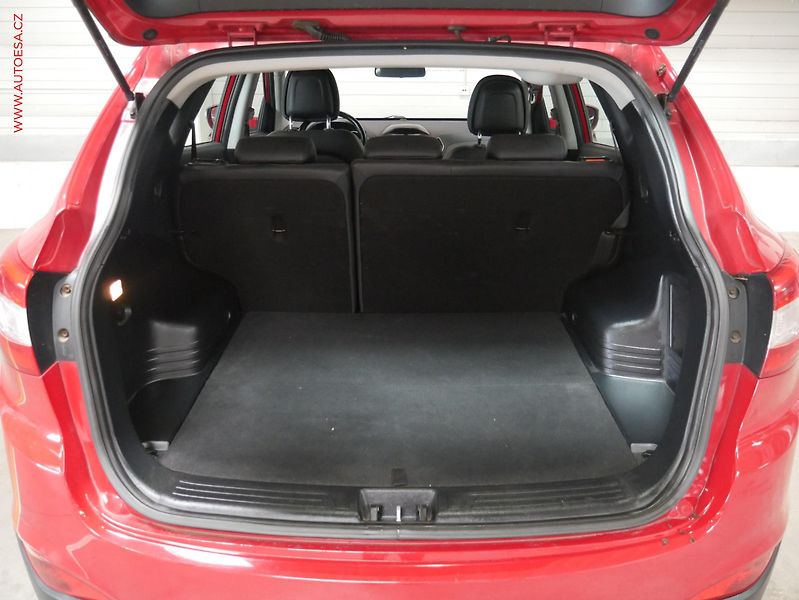 Hyundai ix35 (2014) 1.7 CRDi, 2.maj,ČR, STK2/28 - fotka 7 z 18