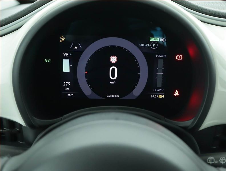 Fiat 500e (2023) 42 kWh, SoH 94% - fotka 10 z 18