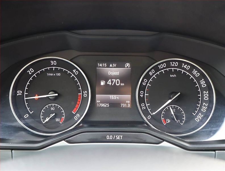 Škoda Superb (2018) Ambition 1.6 TDI, Bi-Xenony - fotka 11 z 20