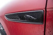 Nejen logo odlišuje F-Pace od standardní konfekce SUV.