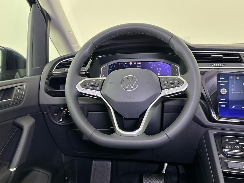 Volkswagen Touran (2025) MPV - fotka 18 z 29