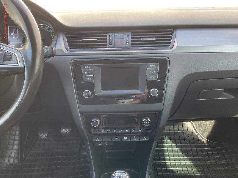 Škoda Rapid (2015) 1.2 TSi, Joy, +kola - fotka 12 z 18
