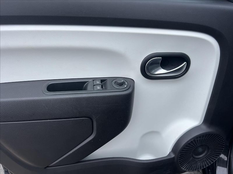 Renault Twingo 1,0 i,Navi,Výhřev sed., - fotka 12 z 24