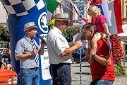 Setkání vozů Škoda 110R a 130RS na náměstí v Uničově