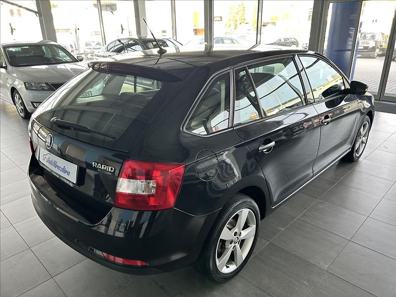 Škoda Rapid 1,2   TSI 81kW,SERVISKA,ŘEMEN - fotka 6 z 20