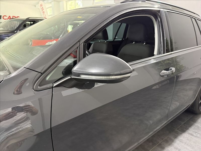 Volkswagen Golf 2,0   TDI 110KW NAVI SPORT ALU - fotka 28 z 45
