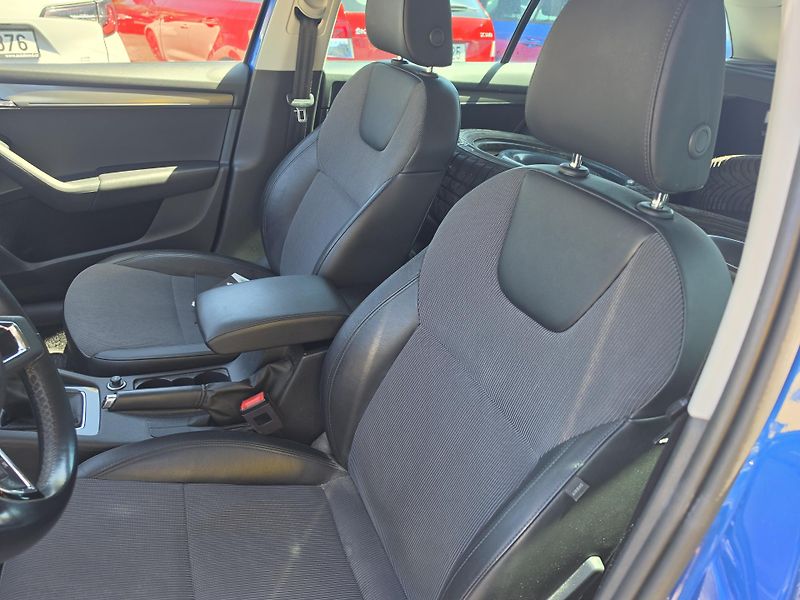 Škoda Octavia 1.6 TDI Ful Led Kessy Navi  - fotka 13 z 15