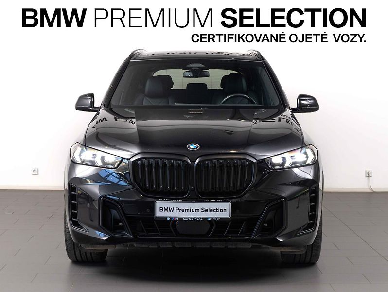 BMW X5 xDrive30d - fotka 2 z 22