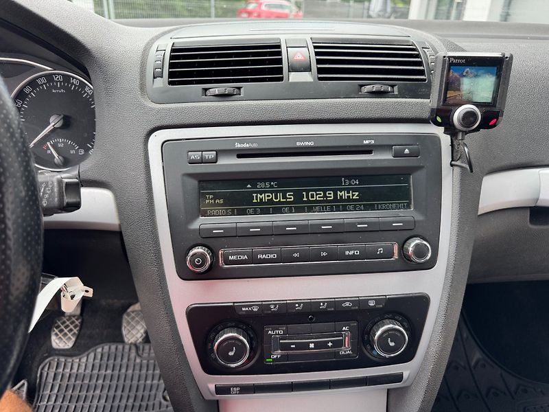 Škoda Octavia (2008) 2.0 TDi 4x4 Scout - fotka 19 z 25