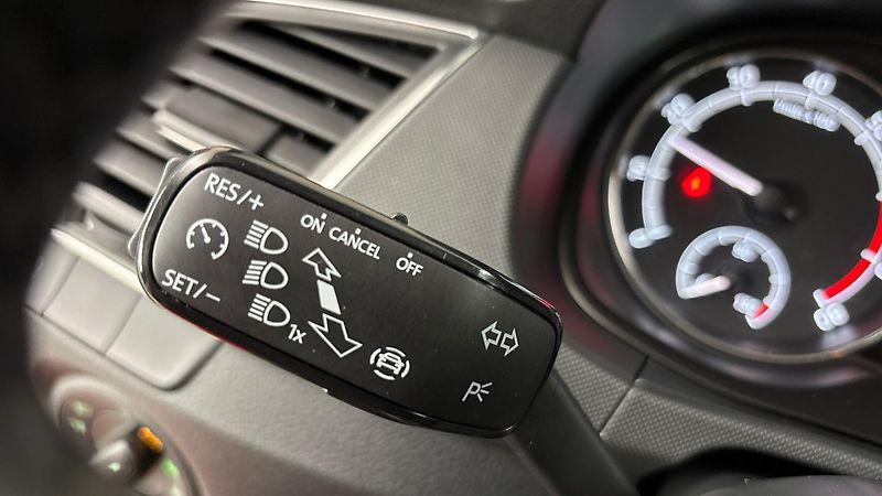 Škoda Fabia 1.0 TSI Ambition Combi - fotka 14 z 24