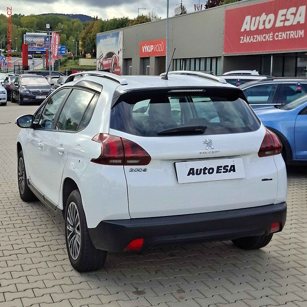 Peugeot 2008 (2019) 1.2PT, 1.maj,ČR, Active, AC - fotka 6 z 19