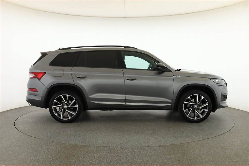 Škoda Kodiaq (2022) Sportline 1.5 TSI, digi klima - fotka 6 z 19